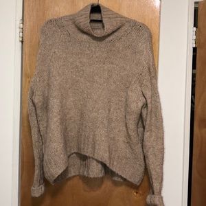 H and m sweater